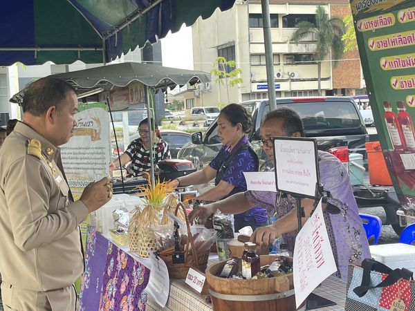 ขอเชิญชวนมาช้อป “ตลาดนัดเทศบาลนครสุราษฎร์ธานี ครั้งที่ 10” รูปภาพ 1