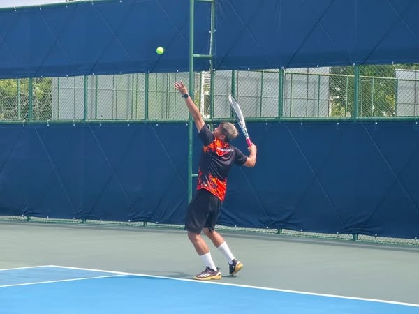 ภาพบรรยากาศการแข่งขัน กีฬาฟุตซอล เทนนิส แบดมินตัน และวอลเลย์ ... Image 1