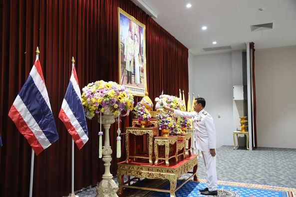 พิธีรับพระราชทานพระบรมฉายาลักษณ์ พระบาทสมเด็จพระเจ้าอยู่หัว Image 1