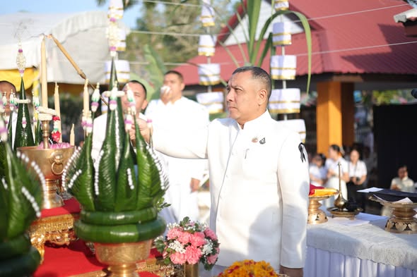 เทศบาลฯ ร่วมพิธีบวงสรวงศาลหลักเมือง เพื่อความเป็นสิริมงคลในก ... Image 1