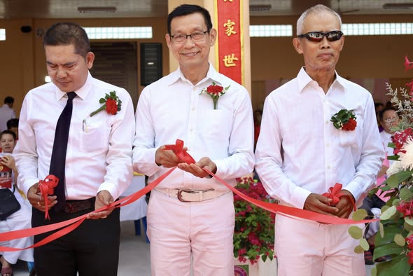 เทศบาลฯ ร่วมฉลอง 61 ปี มูลนิธิกุศลศรัทธา เปิดอาคารอเนกประสงค ... Image 1