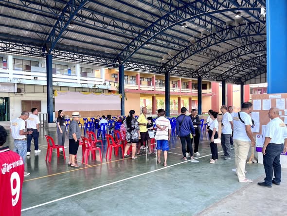 อย่าลืม!! พี่น้องชาวชุมชนเทศบาล ออกไปเลือกกรรมการชุมชน เพื่อ ... Image 1