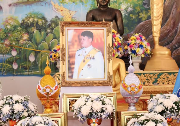 พิธีเจริญพระพุทธมนต์และทำบุญตักบาตรถวายพระราชกุศล เฉลิมพระเก ... รูปภาพ 1