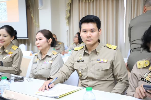 การประชุมคณะกรมการจังหวัด และหัวหน้าส่วนราชการประจำจังหวัดสุ ... Image 1