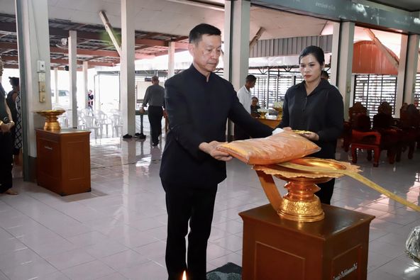 นายกเทศมนตรีเป็นประธานในพิธีฌาปนกิจศพ ณ วัดโพธิ์นิมิตร Image 1