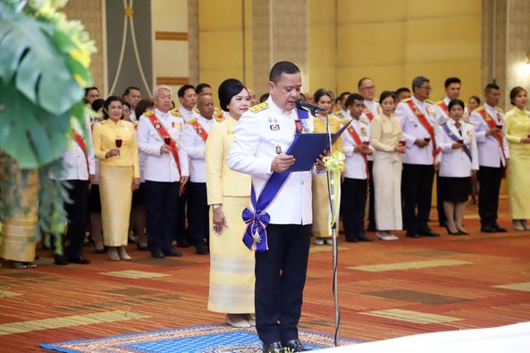 ร่วมงานสโมสรสันนิบาตเฉลิมพระเกียรติพระบาทสมเด็จพระเจ้าอยู่หั ... Image 1