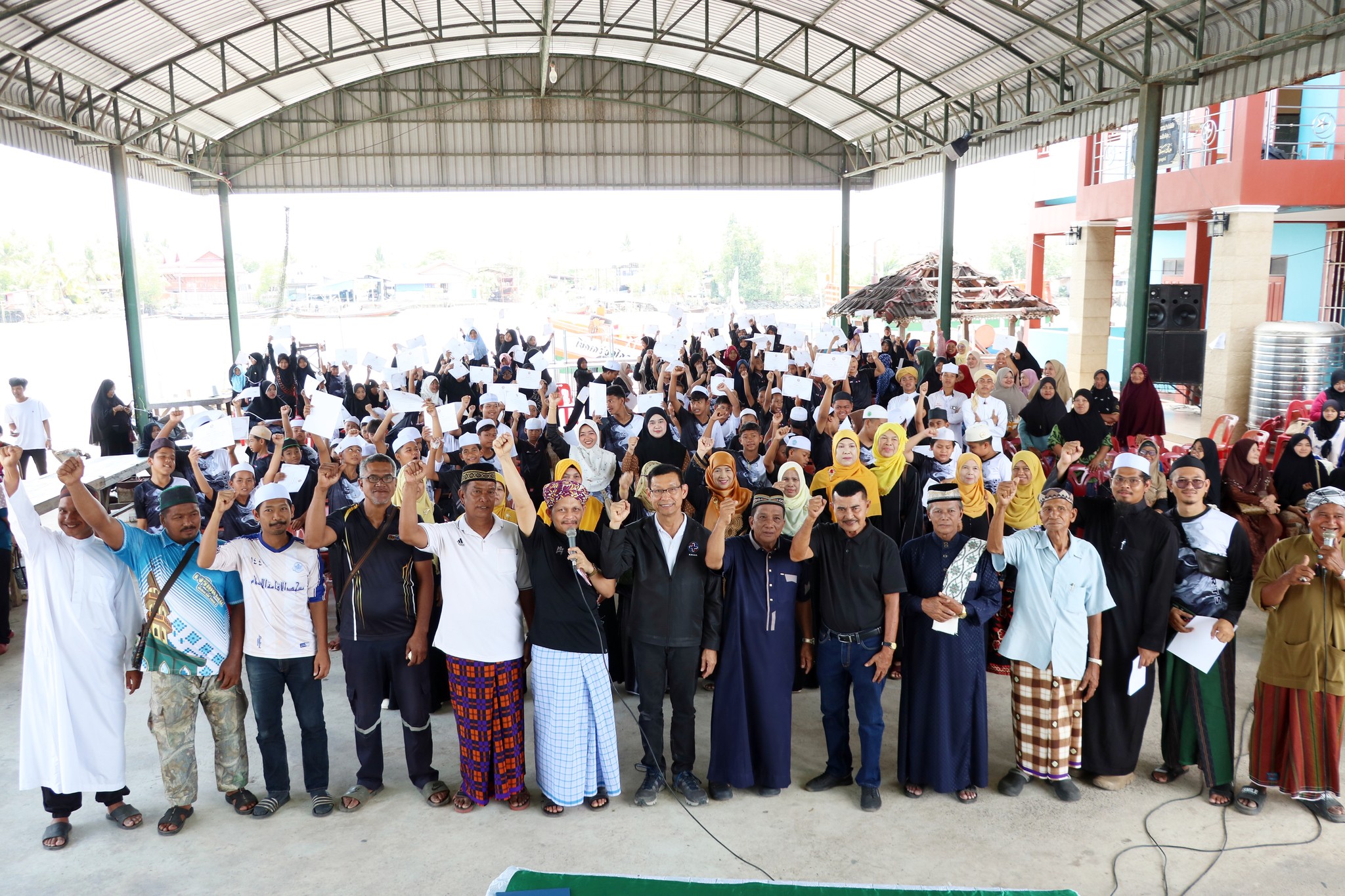 พิธีปิดโครงการอบรมเชิงปฏิบัติการสร้างเสริมพื้นฐานอัลกุรอานแล ... รูปภาพ 1