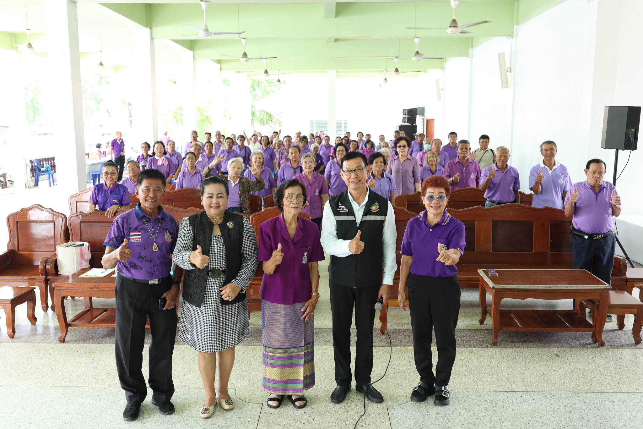 นายกแป๊ะลงพื้นที่พบปะผู้สูงอายุ สว.วัดกลางใหม่ รูปภาพ 1