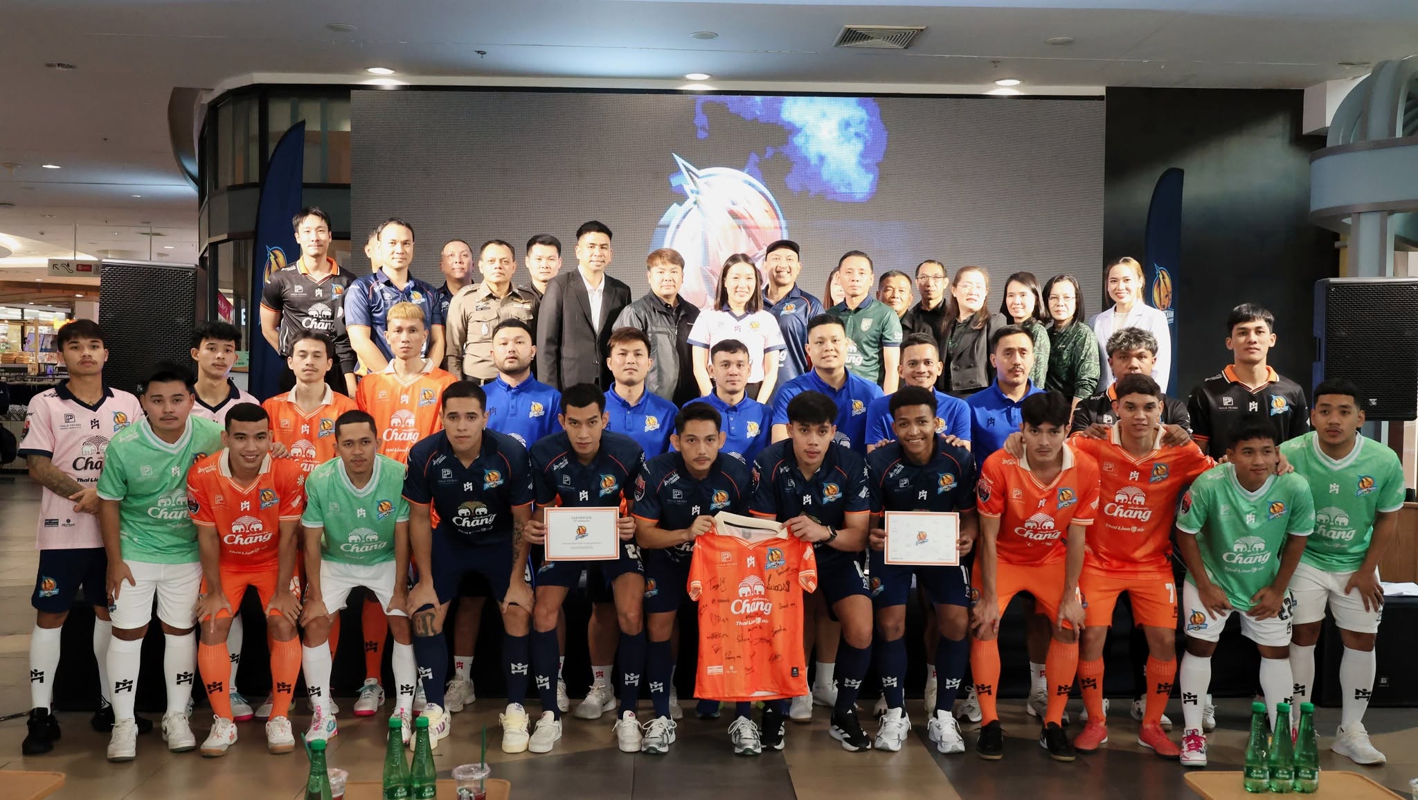 ร่วมเปิดตัวทีม “กุ้งสายฟ้า” สโมสรฟุตซอลสุราษฎร์ธานี ฤดูกาล 2 ... Image 1