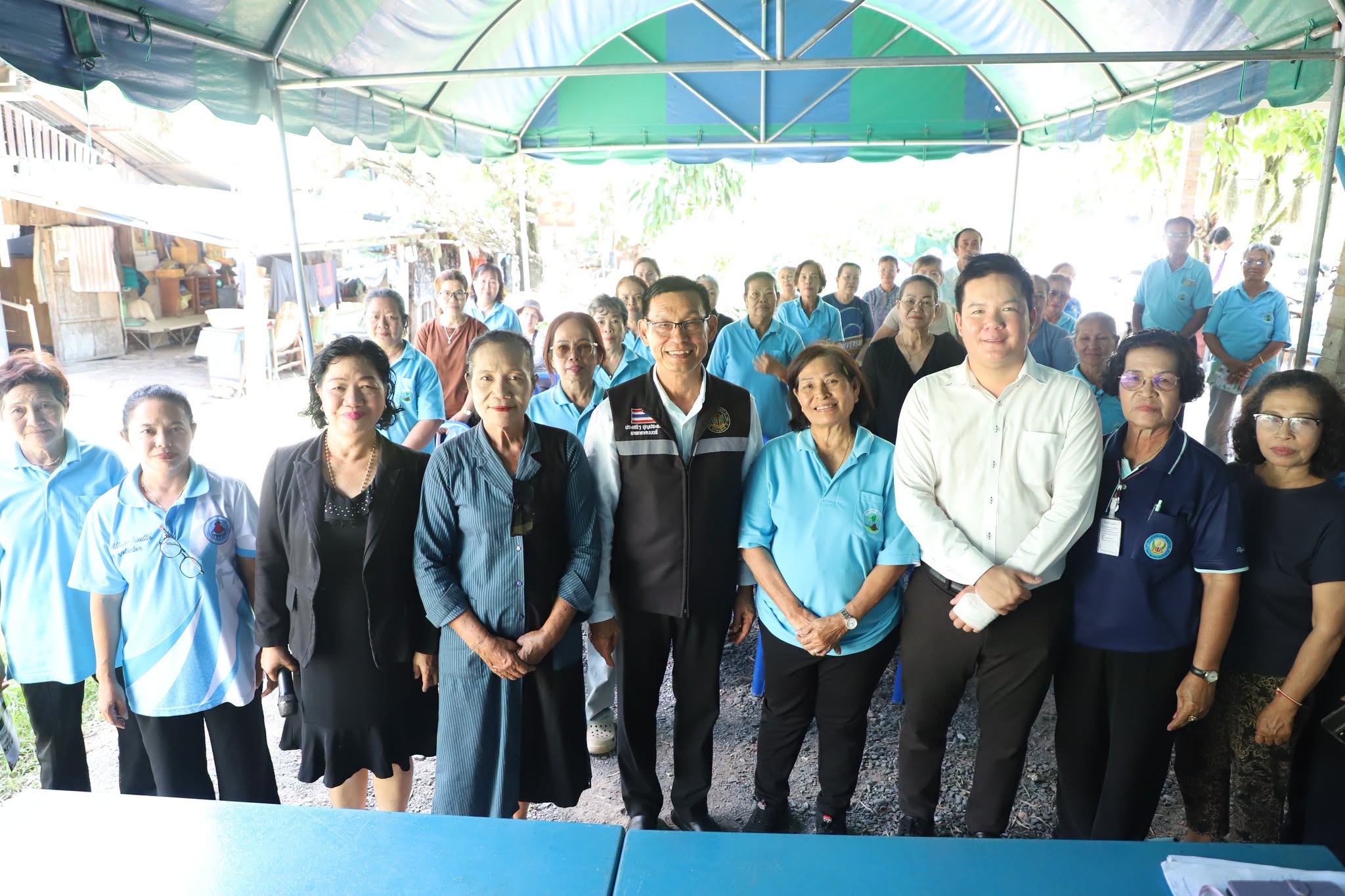 นายกเทศมนตรีฯ ลงพื้นที่พบปะผู้สูงวัย Image 1