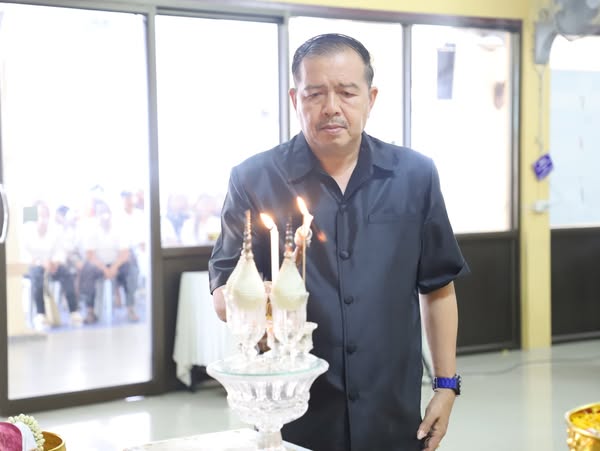 นนี้ (20 เม.ย. 68) เทศบาลนครสุราษฎร์ธานี ร่วมพิธีรดน้ำศพนายว ... Image 1