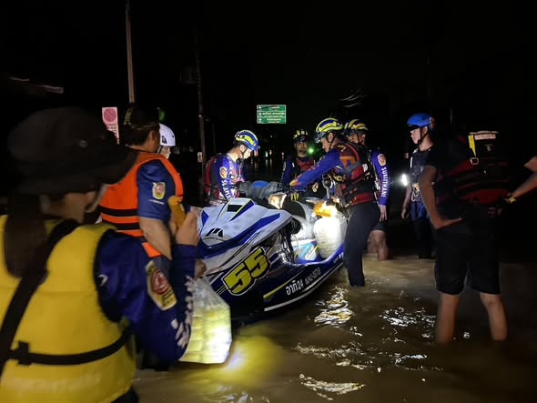 แอดมินมีภาพจากพี่ ๆ กู้ภัยที่ลงพื้นที่ มาฝากชาวเทศบาลฯ Image 1