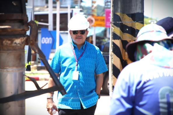 เทศบาลฯ ลงพื้นที่ดูดลอกท่อระบายน้ำ ถนนบางใหญ่ รูปภาพ 1