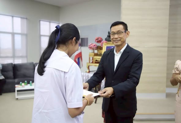 พิธีมอบทุนการศึกษาสำหรับนักศึกษา และการให้ความช่วยเหลือนักเร ... รูปภาพ 1