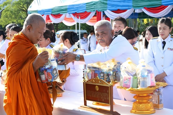 เทศบาลนครสุราษฎร์ธานี ร่วมกิจกรรมพิธีเจริญพระพุทธมนต์และทำบุ ... รูปภาพ 1