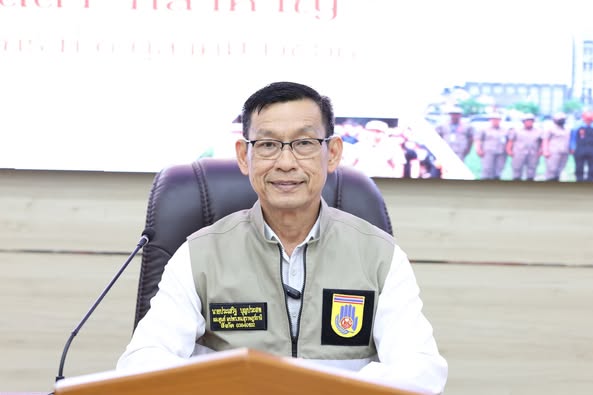 พิธีมอบเครื่องแบบและให้โอวาทผู้ผ่านการฝึกอบรมและฝึกทบทวนอาสา ... Image 1