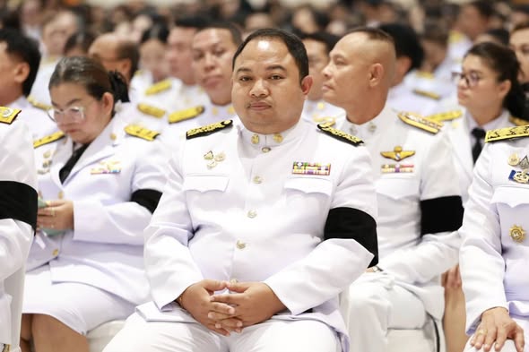 าราชการจังหวัดสุราษฎร์ธานีนำข้าราชการและประชาชนทุกหมู่เหล่าร ... รูปภาพ 1