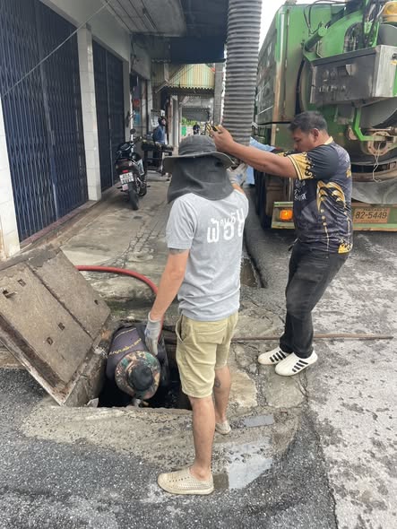 เทศบาลนครสุราษฎร์ธานี โดยสำนักช่าง ดำเนินงานด้านต่างๆเพื่อคว ... Image 1