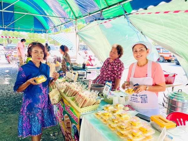 เชิญช้อปสินค้า ตลาดนัดวันอังคาร เทศบาลนครสุราษฎร์ธานี เปิดตั ... Image 1