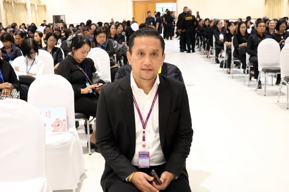 ปล่อยแถวขบวนรถประชาชนชาวจังหวัดสุราษฎร์ธานี ในการเดินทางไปเข ... Image 1