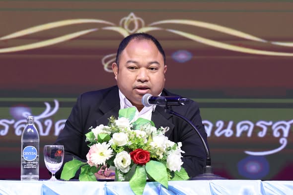 เทศบาลฯ ร่วมยินดี “บุคคลต้นแบบในชุมชน” Image 1