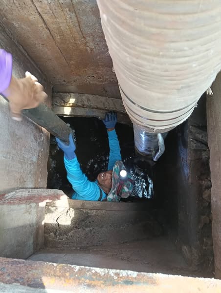 เทศบาลฯ เข้าปฏิบัติการดูดลอกท่อระบายอย่างต่อเนื่อง Image 1