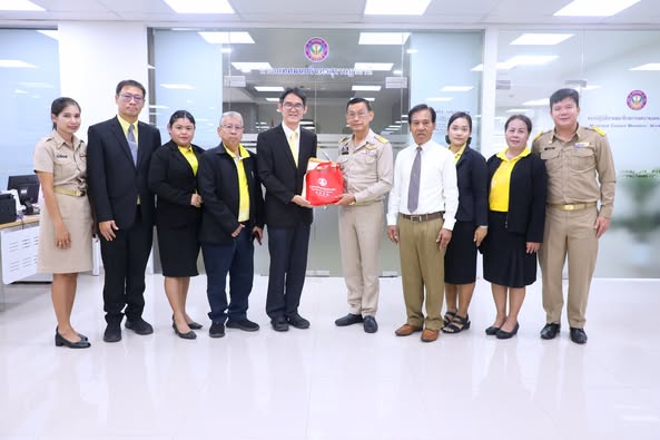 คณะผู้บริหารโรงเรียนนวมินทร์วิทยา เข้าพบเพื่อแสดงความยินดีพร ... Image 1