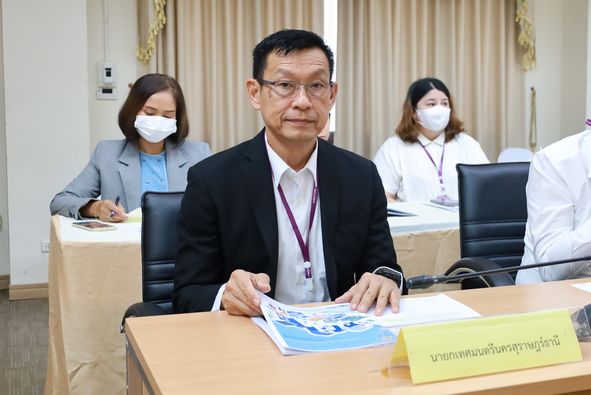 เทศบาลนครสุราษฎร์ธานีร่วมรับฟังการนำเสนอผลสรุปโครงการศึกษาออ ... รูปภาพ 1