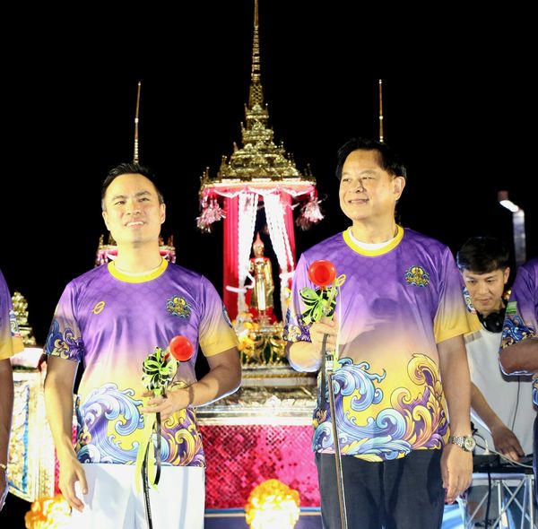 งานวิ่งสร้างบุญ ในคืนวันออกพรรษา “วิ่งพรมน้ำมนต์ ชมเรือพระ ส ... รูปภาพ 1