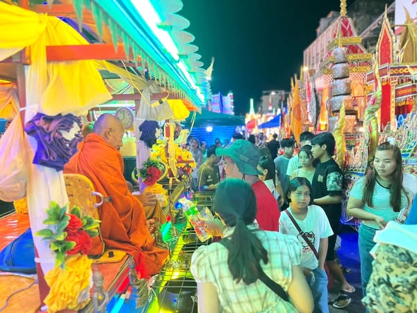 วันนี้วันสุดท้ายแล้ว งานชักพระสุราษฎร์ธานี Image 1