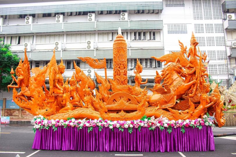 ต้นเทียนพรรษาอำเภอนาจะหลวย จังหวัดอุบลราชธานี ซึ่งได้รางวัลร ... รูปภาพ 1