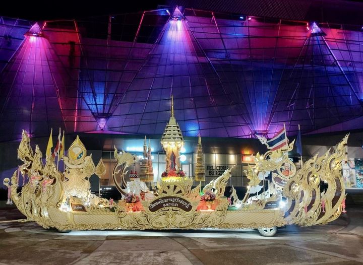 “เข้าพรรษาเที่ยวงานแห่เทียนอุบล ออกพรรษาเที่ยวงานชักพระสุราษ ... Image 1