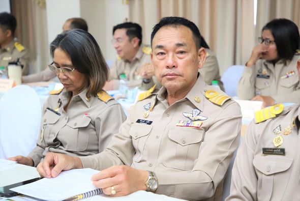 ประชุมหัวหน้าส่วนราชการและหน่วยงานที่เกี่ยวข้องในจังหวัดสุรา ... Image 1