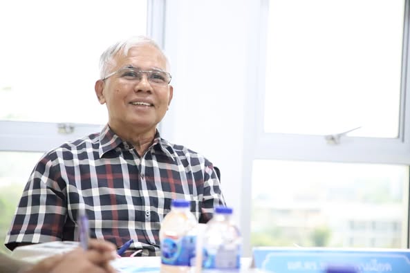 ประชุมคณะกรรมการติดตามและประเมินผลแผนพัฒนาเทศบาลนครสุราษฎร์ธ ... รูปภาพ 1