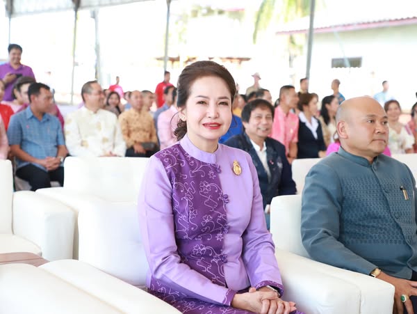พิธีเปิดงาน "ของดีเมืองสุราษฎร์ธานี และกาชาดจังหวัด ประจำปี  ... รูปภาพ 1