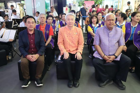เทศบาลฯ ร่วมฉลองครบรอบ 11 ปี โรบินสันสุราษฎร์ธานี Image 1