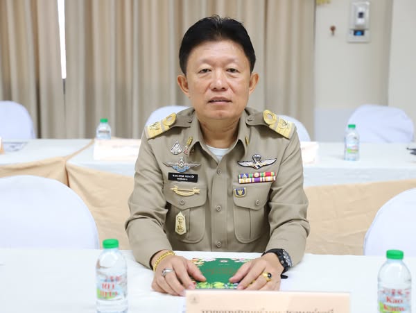 ประชุมหัวหน้าส่วนราชการและหน่วยงานที่เกี่ยวข้องในจังหวัดสุรา ... รูปภาพ 1
