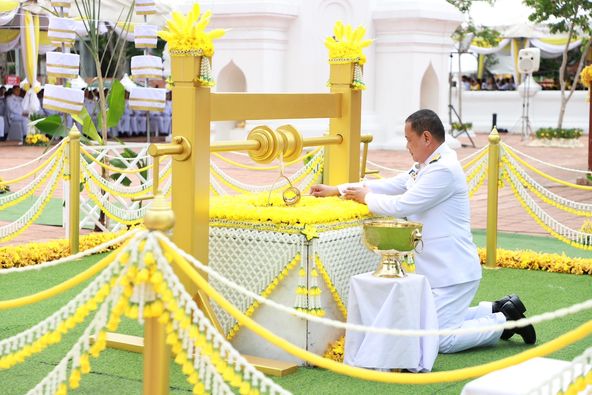 พิธีพลีกรรมตักน้ำจากแหล่งน้ำศักดิ์สิทธิ์ Image 1