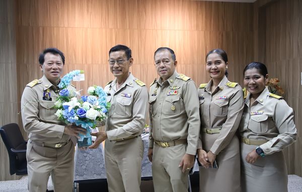 เทศบาลนครสุราษฎร์ธานี ร่วมให้การต้อนรับท้องถิ่นจังหวัดสุราษฎ ... รูปภาพ 1