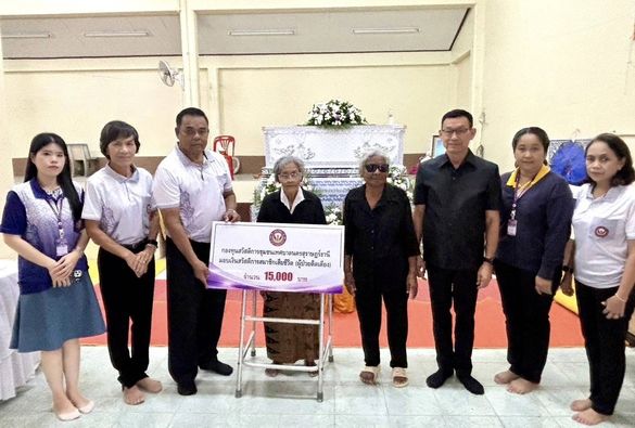 กองทุนสวัสดิการชุมชนเทศบาลนครสุราษฎร์ธานี มอบเงิน 15,000 บาท ... Image 1