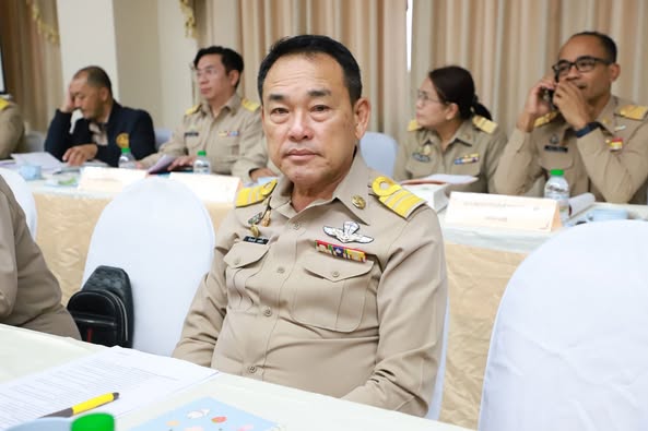 ประชุมหัวหน้าส่วนราชการและหน่วยงานที่เกี่ยวข้องในจังหวัดสุรา ... รูปภาพ 1