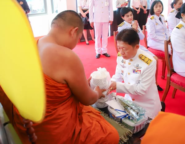 พิธีเจริญพระพุทธมนต์ถวายพระพรชัยมงคล เนื่องในโอกาสวันคล้ายวั ... Image 1