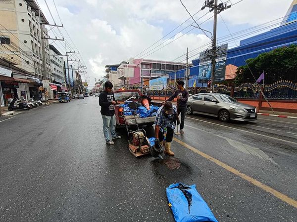 เทศบาลนครสุราษฎร์ธานี โดยสำนักช่าง ดำเนินงานด้านต่างๆ เพื่อค ... รูปภาพ 1