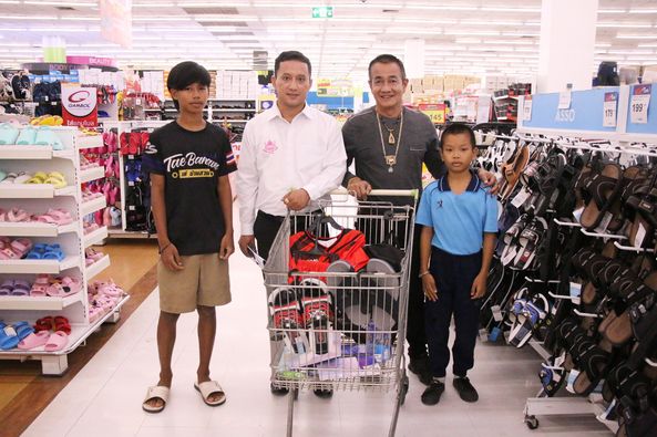 โครงการเปิดเทอมใหม่ใจฟู ส่งน้องไปเรียน ปีที่ 3 ร่วมสนับสนุนใ ... รูปภาพ 1