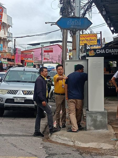 ประชาสัมพันธ์ เปิดใช้สัญญาณไฟจราจร จัดระเบียบการสัญจรบนท้องถ ... Image 1