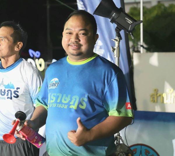 เทศบาลฯ ร่วมปล่อยตัวนักวิ่งกิจกรรมการแข่งขันวิ่ง "Surat Mara ... Image 1