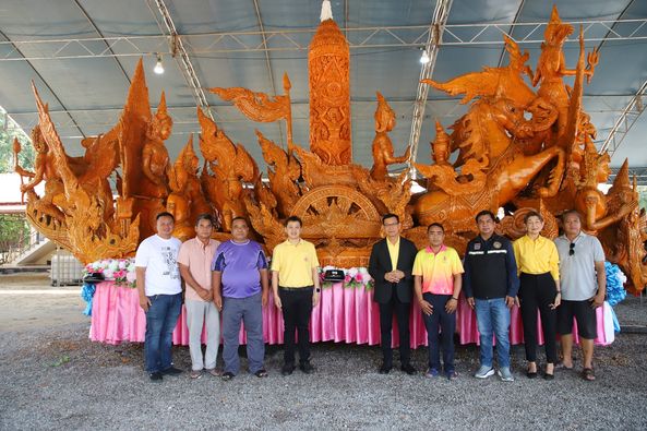 นายกเทศมนตรีฯ ลงพื้นที่พบปะทีมช่างหล่อเทียน ฑูตวัฒนธรรม ณ วั ... รูปภาพ 1