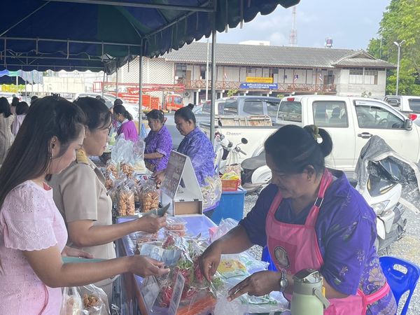 ทุกวันอังคาร มาช้อปสินค้ากันที่ “ตลาดนัดเทศบาลนครสุราษฎร์ธาน ... รูปภาพ 1