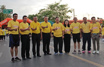 กิจกรรมวิ่งเฉลิมพระเกียรติ ฉลองเปิดสะพาน ”ศรีตาปี” ไนท์รัน ช ... Image 1